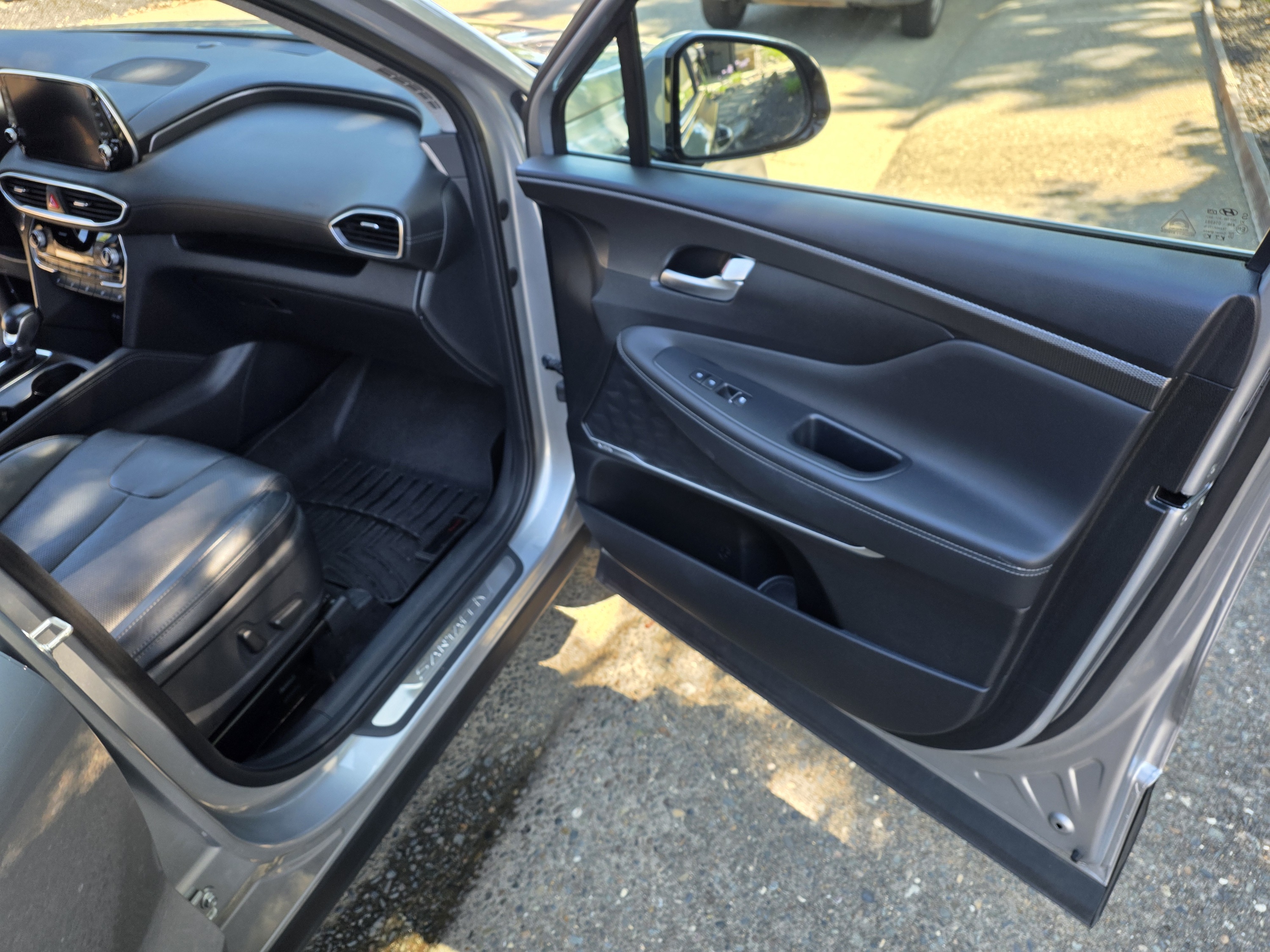 Used 2020 Hyundai Santa Fe Limited AWD/4WD image 25