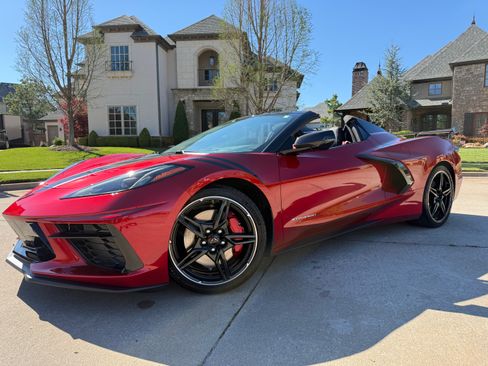 Used 2021 Chevrolet Corvette Stingray Premium Conv w/ Z51 Performance Package image 1