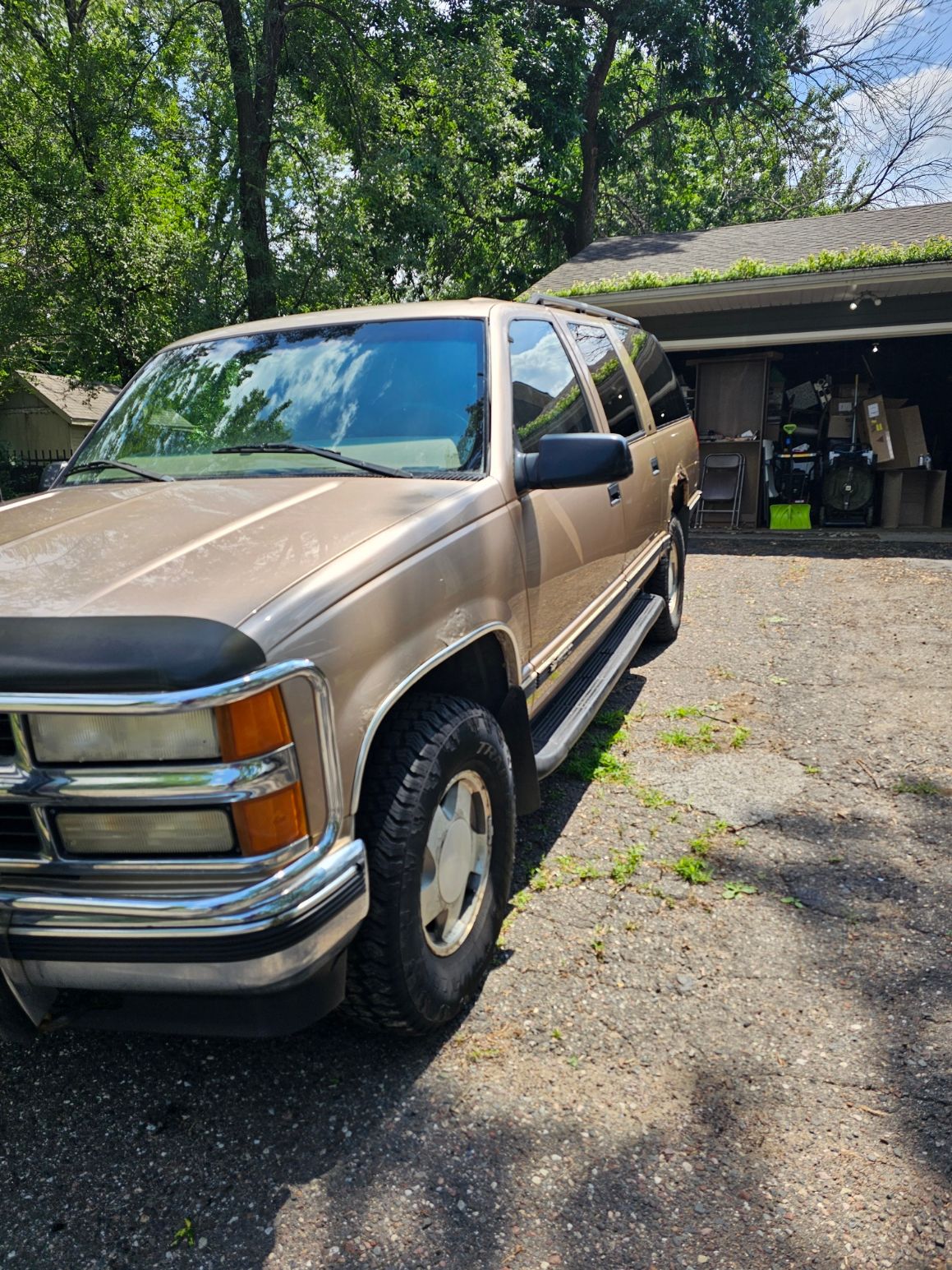 Used 1999 Chevrolet Suburban 4WD w/ Preferred Equipment Group 2 image 8