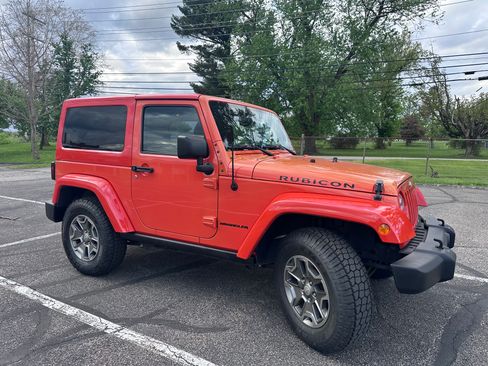 Used 2015 Jeep Wrangler Rubicon w/ Power Convenience Group AWD/4WD image 8