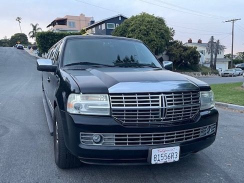 Used 2008 Lincoln Navigator L 2WD image 4