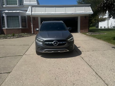 Used 2021 Mercedes-Benz GLA 250 4MATIC image 1