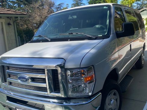 Used 2013 Ford E-350 and Econoline 350 XLT image 5