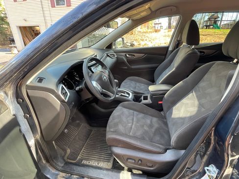 Used 2016 Nissan Rogue SV image 9