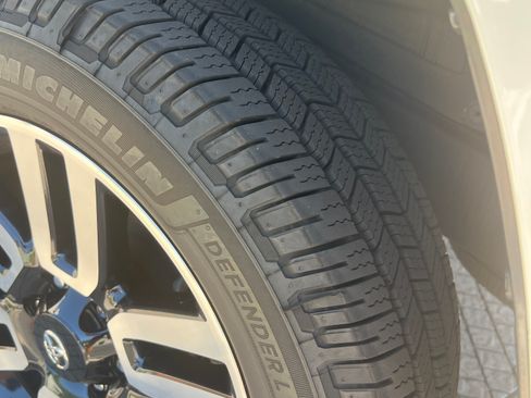 Used 2020 Toyota 4Runner Limited AWD/4WD image 17