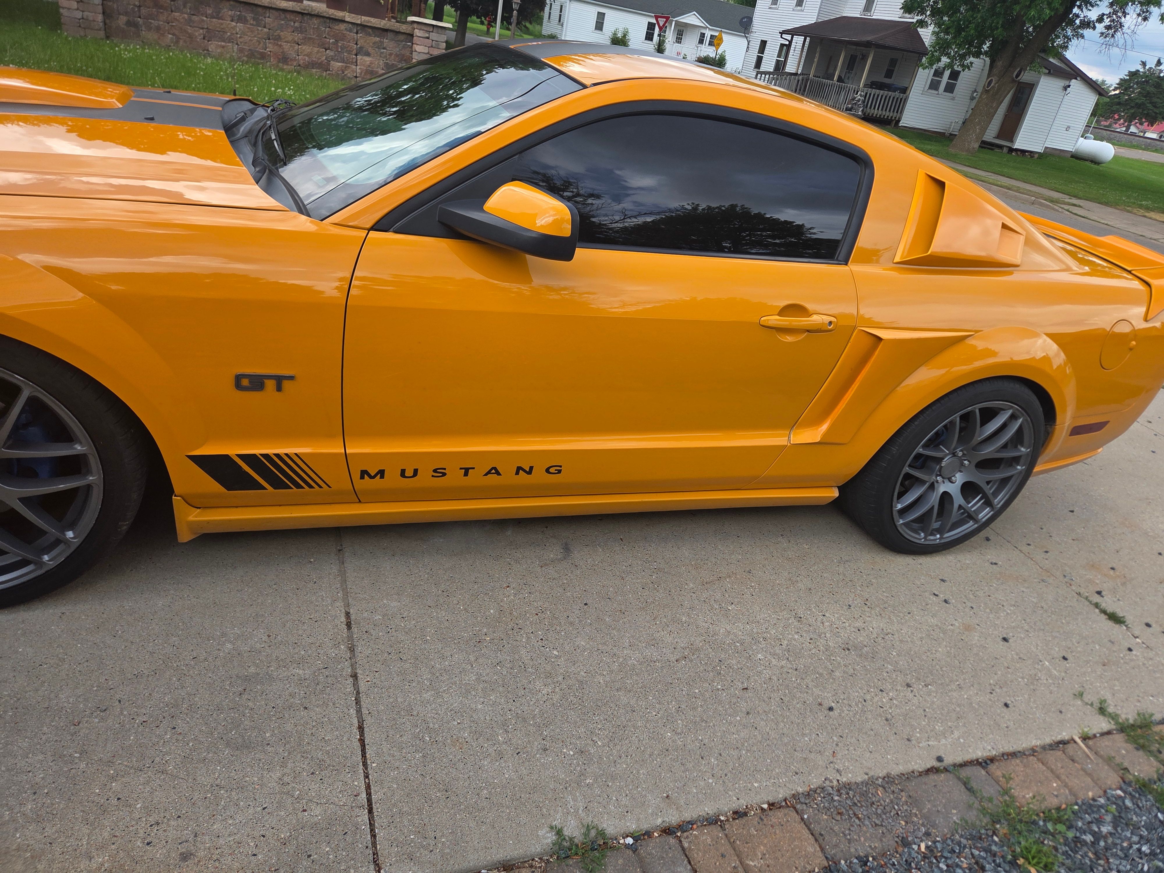 Used 2007 Ford Mustang GT RWD image 4