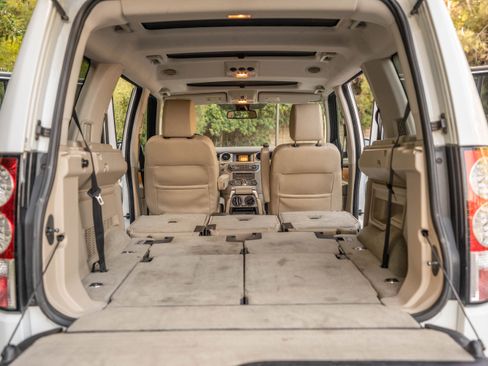 Used 2011 Land Rover LR4 image 28