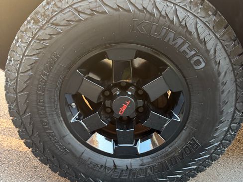 Used 2011 Toyota FJ Cruiser Sport Utility 2D image 27