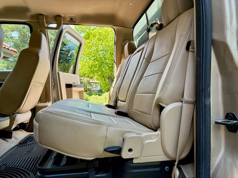Used 2008 Ford F550 4x4 Crew Cab Super Duty image 17