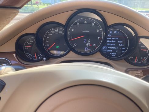 Used 2014 Porsche Panamera 4 image 22