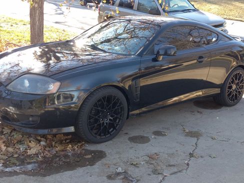 Used 2006 Hyundai Tiburon GT image 4