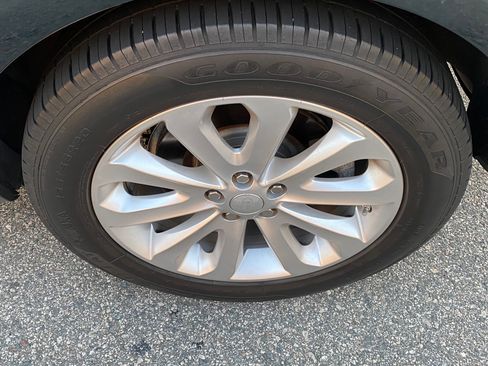 Used 2017 Land Rover Range Rover image 6