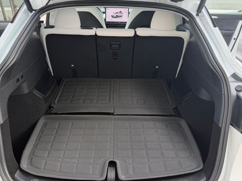 Used 2024 Tesla Model Y Long Range image 11
