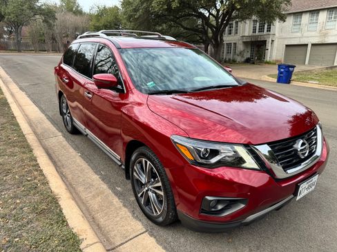 Used 2019 Nissan Pathfinder Platinum image 1