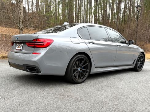 Used 2019 BMW 740i w/ M Sport Package image 13