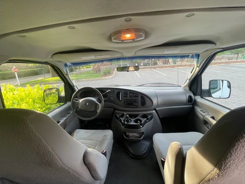 Used 2007 Ford E-350 and Econoline 350 XLT image 10