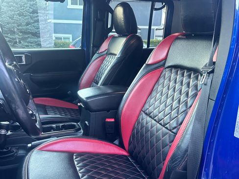 Used 2018 Jeep Wrangler Unlimited Rubicon AWD/4WD image 12