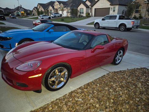 Used 2005 Chevrolet Corvette Coupe w/ Preferred Equipment Group image 1