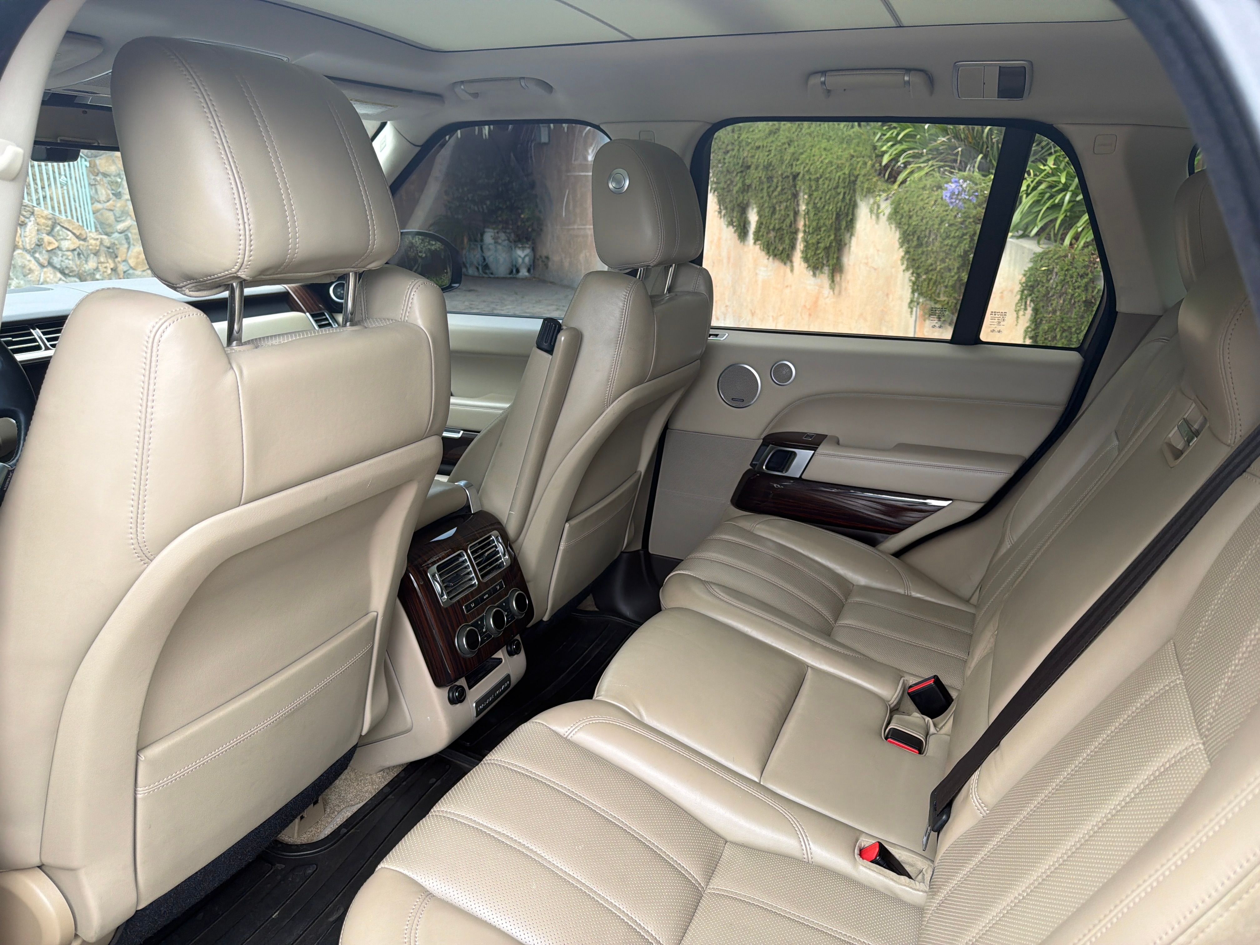 Used 2014 Land Rover Range Rover Supercharged AWD/4WD image 11