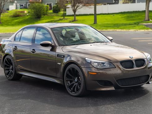 Used 2008 BMW M5 RWD image 2