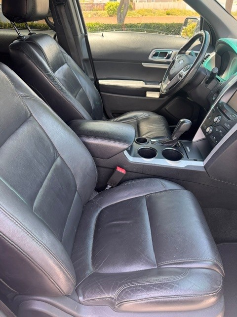 Used 2014 Ford Explorer XLT w/ Equipment Group 202A FWD image 12