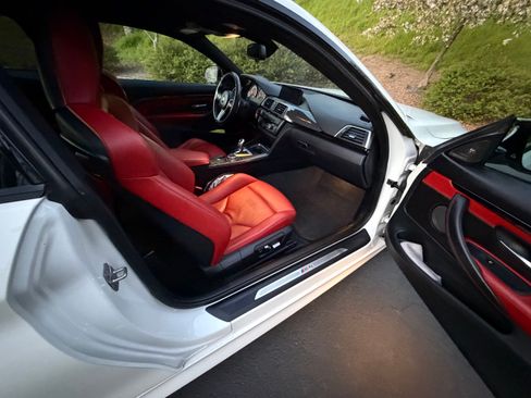 Used 2016 BMW M4 Coupe 2D image 10