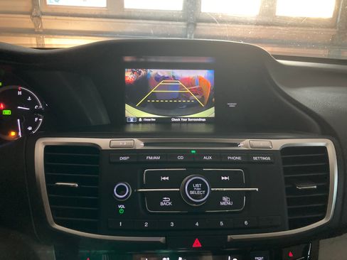 Used 2016 Honda Accord LX image 16