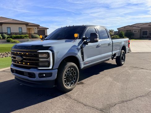 Used 2025 Ford F350 Platinum image 2
