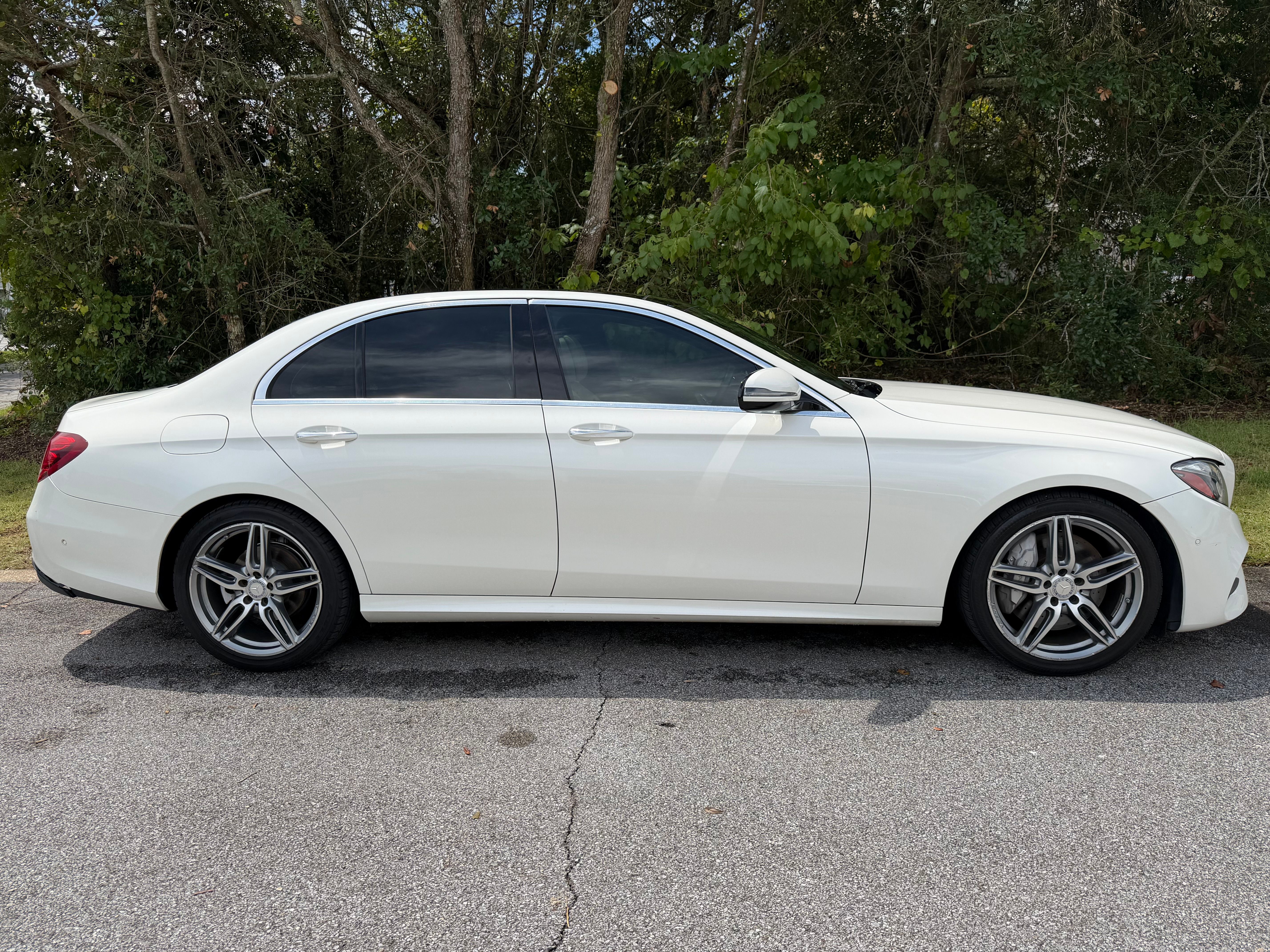 Used 2017 Mercedes-Benz E 300 image 1