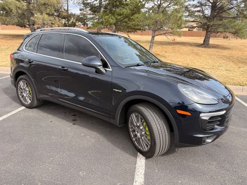 Used 2016 Porsche Cayenne S AWD/4WD image 20
