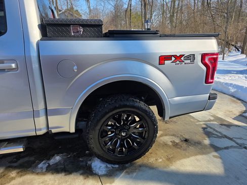 Used 2016 Ford F150 XLT w/ Equipment Group 302A Luxury image 17