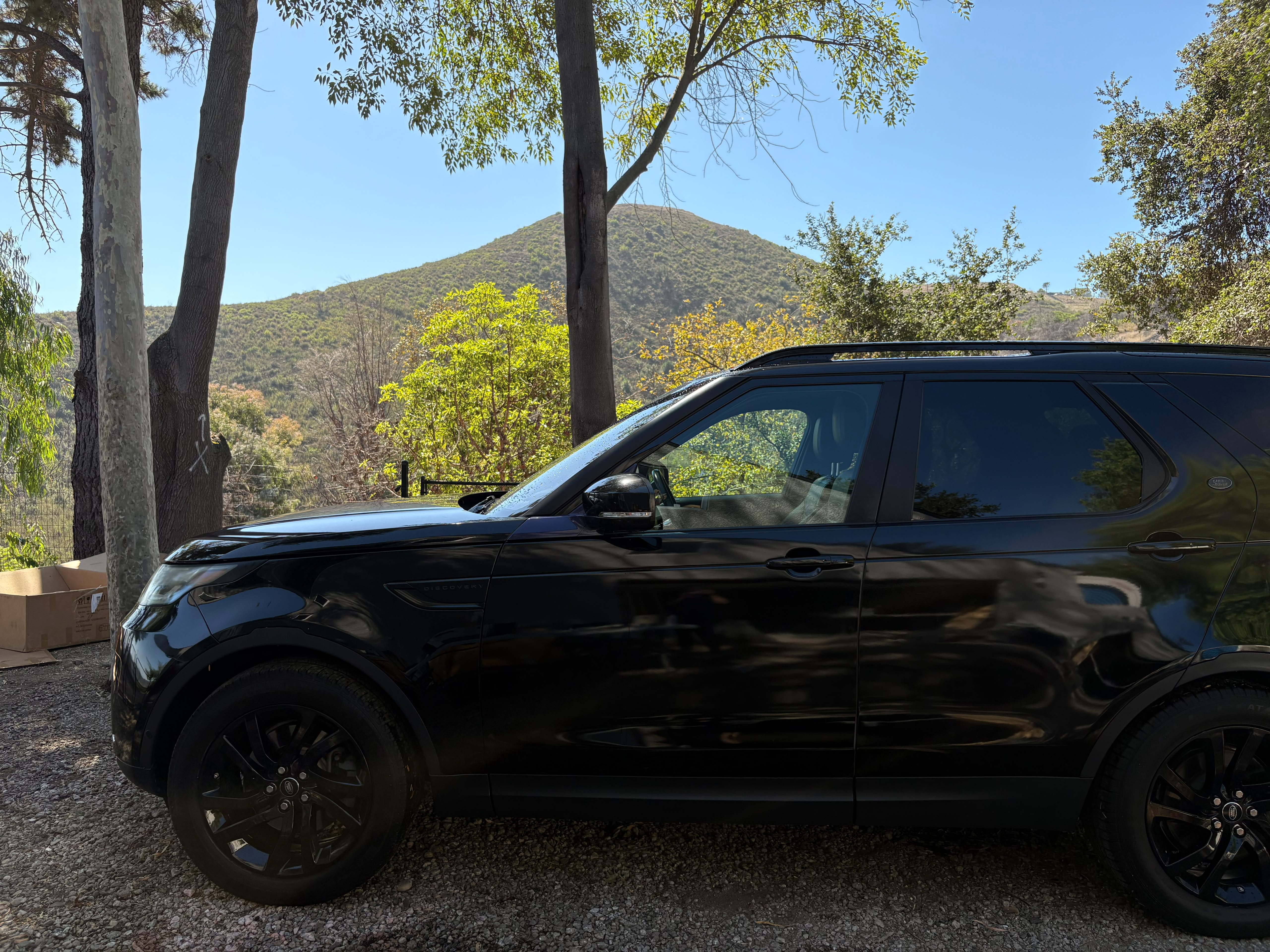 Used 2017 Land Rover Discovery HSE AWD/4WD image 8