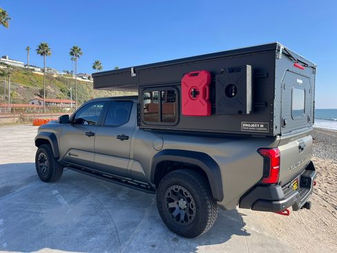 Used 2025 Toyota Tacoma 4x4 Double Cab Hybrid image 4