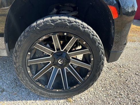 Used 2023 Chevrolet Tahoe LS image 8