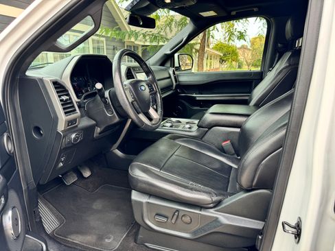 Used 2020 Ford Expedition Max XLT w/ Equipment Group 202A image 8