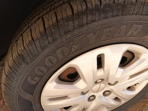 Used 2018 Dodge Grand Caravan SE w/ UConnect Hands-Free Group image 5