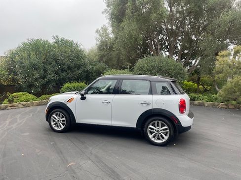 Used 2014 MINI Cooper Countryman image 2