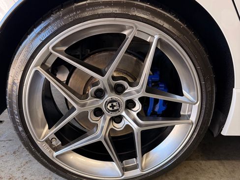 Used 2023 Volkswagen Golf R image 12