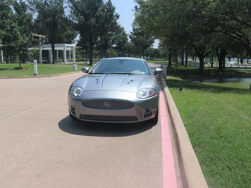 Used 2008 Jaguar XKR R image 2