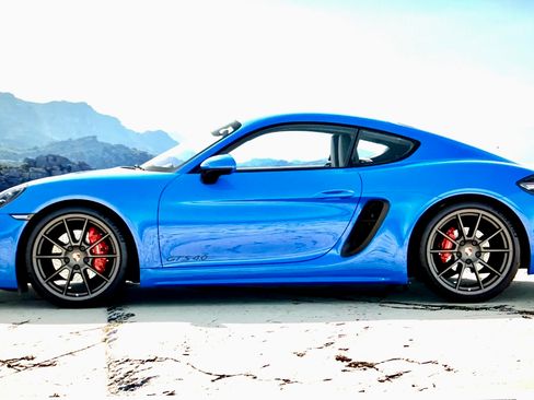 Used 2025 Porsche 718 Cayman GT4 image 11