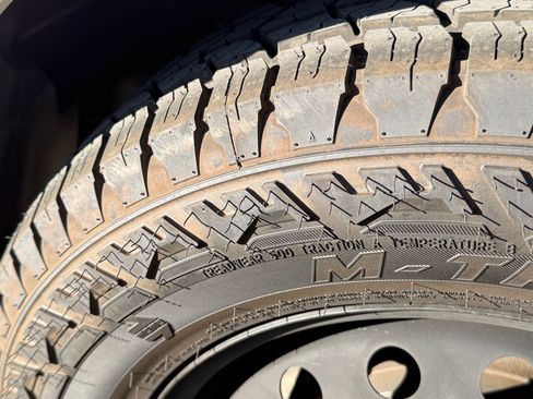 Used 2007 Toyota Yaris 2-Door Hatchback image 8