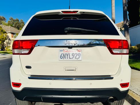 Used 2011 Jeep Grand Cherokee Overland RWD image 13