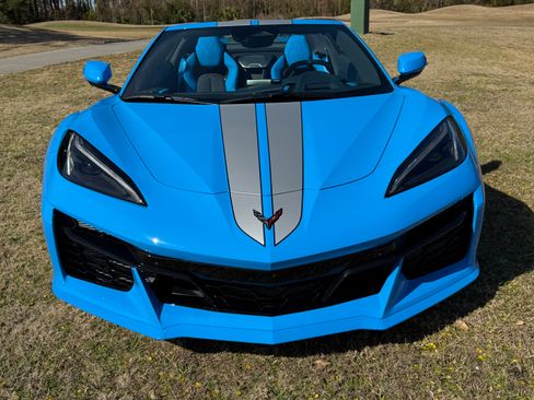 Used 2025 Chevrolet Corvette Z06 image 2