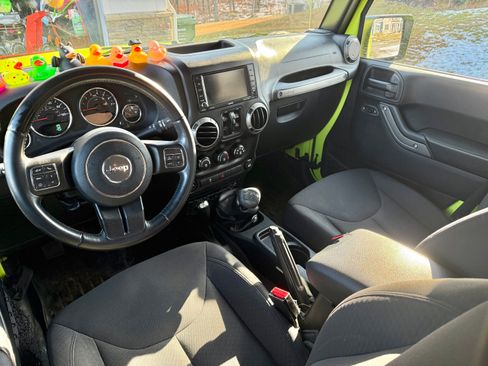 Used 2017 Jeep Wrangler Unlimited Sport w/ Quick Order Package 23S AWD/4WD image 9