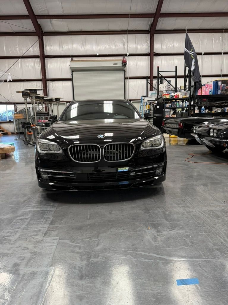 Used 2015 BMW ALPINA B7 RWD image 2