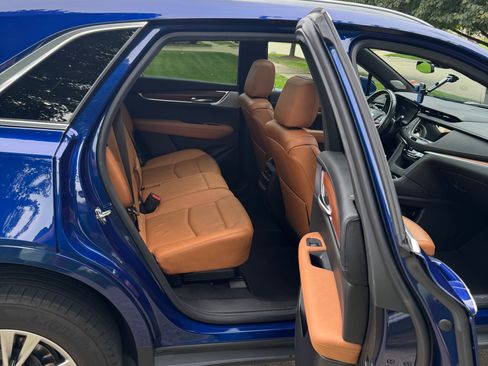 Used 2023 Cadillac XT5 Premium Luxury AWD/4WD image 15