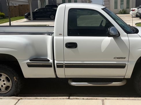 Used 2002 Chevrolet Silverado 1500 LS w/ Heavy Duty Suspension Pkg AWD/4WD image 5