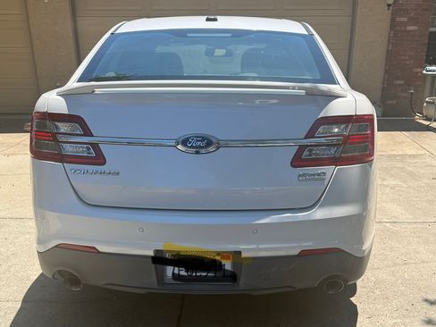 Used 2013 Ford Taurus SHO image 2