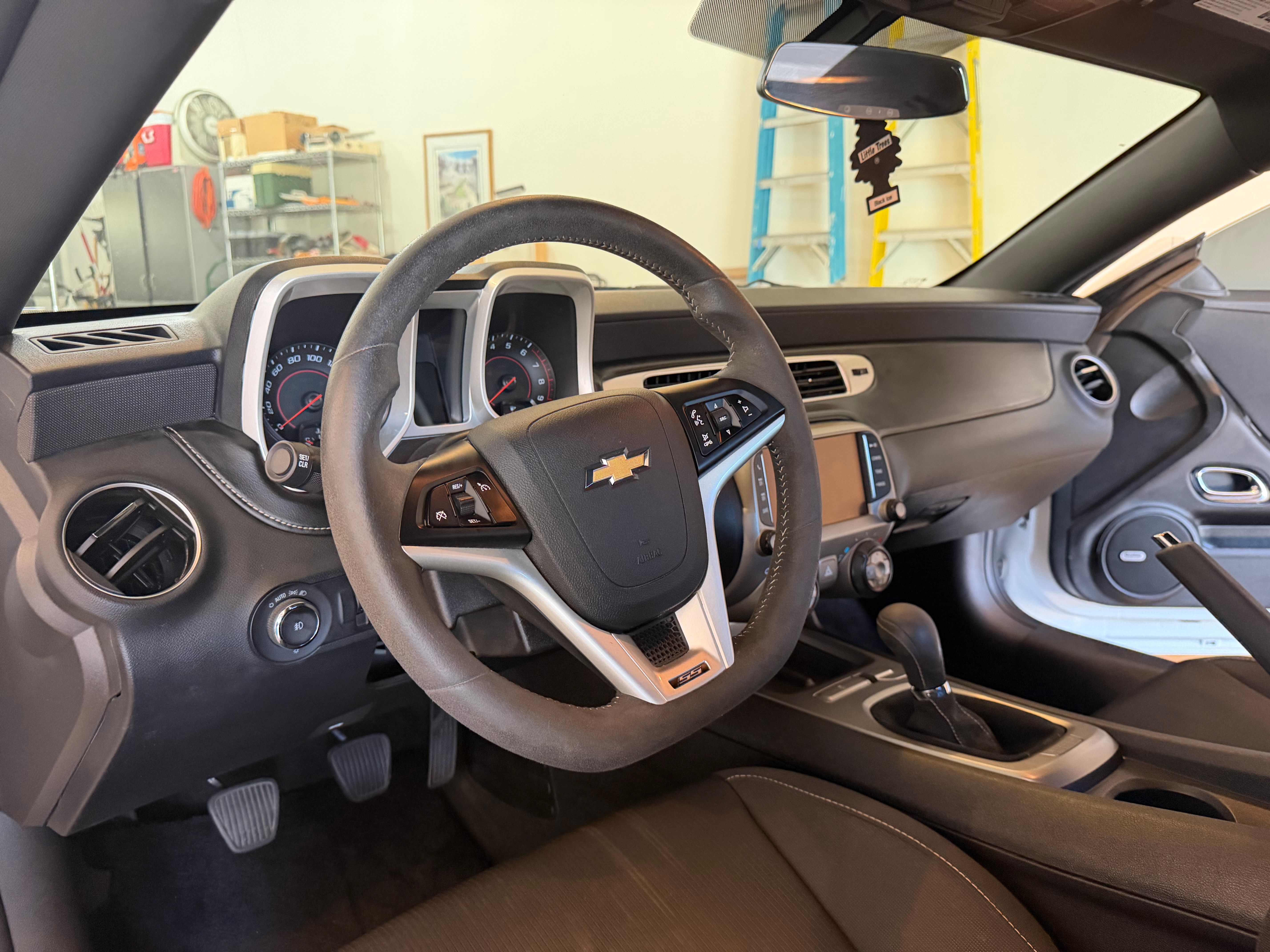 Used 2013 Chevrolet Camaro SS w/ SS Performance Package RWD image 2