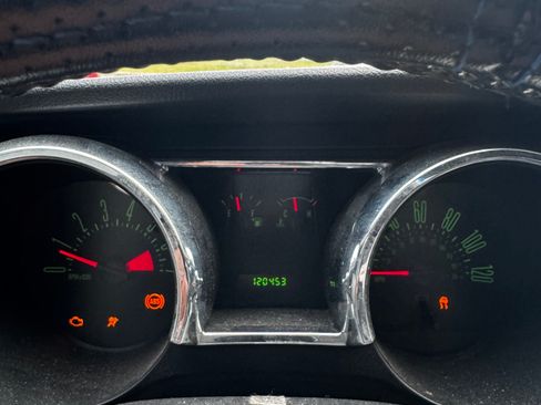 Used 2009 Ford Mustang Deluxe Convertible image 11